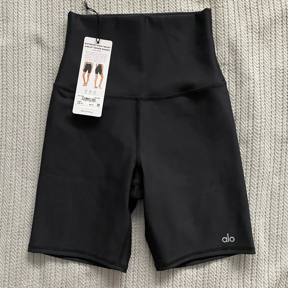NWOT Alo bike Airlift high waist shorts size XS